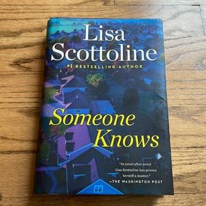 🎁 3/$15 - Someone Knows, hardcover book by Lisa Scottoline